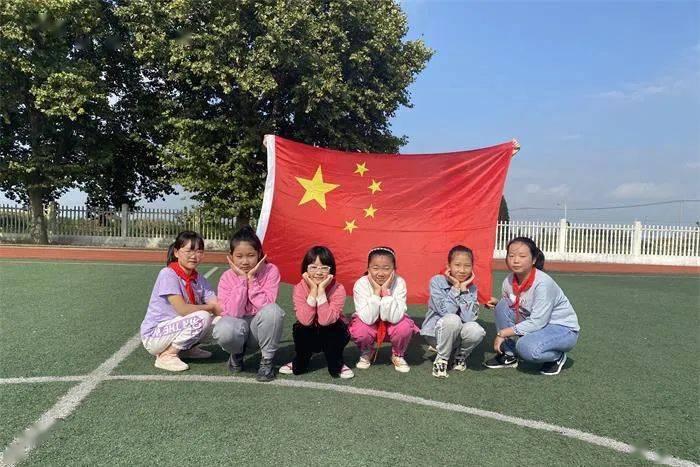 息烽鹿窝镇:送春联迎新年 墨香辞旧岁